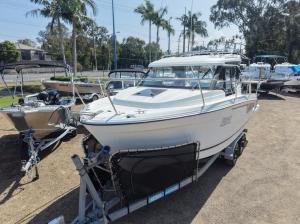 Jeanneau 695 Merry Fisher