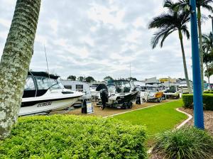 SIGNATURE BOATS WANTED